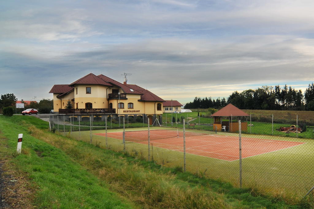 Penzion Stary Dvur Nove Dvory  Bagian luar foto